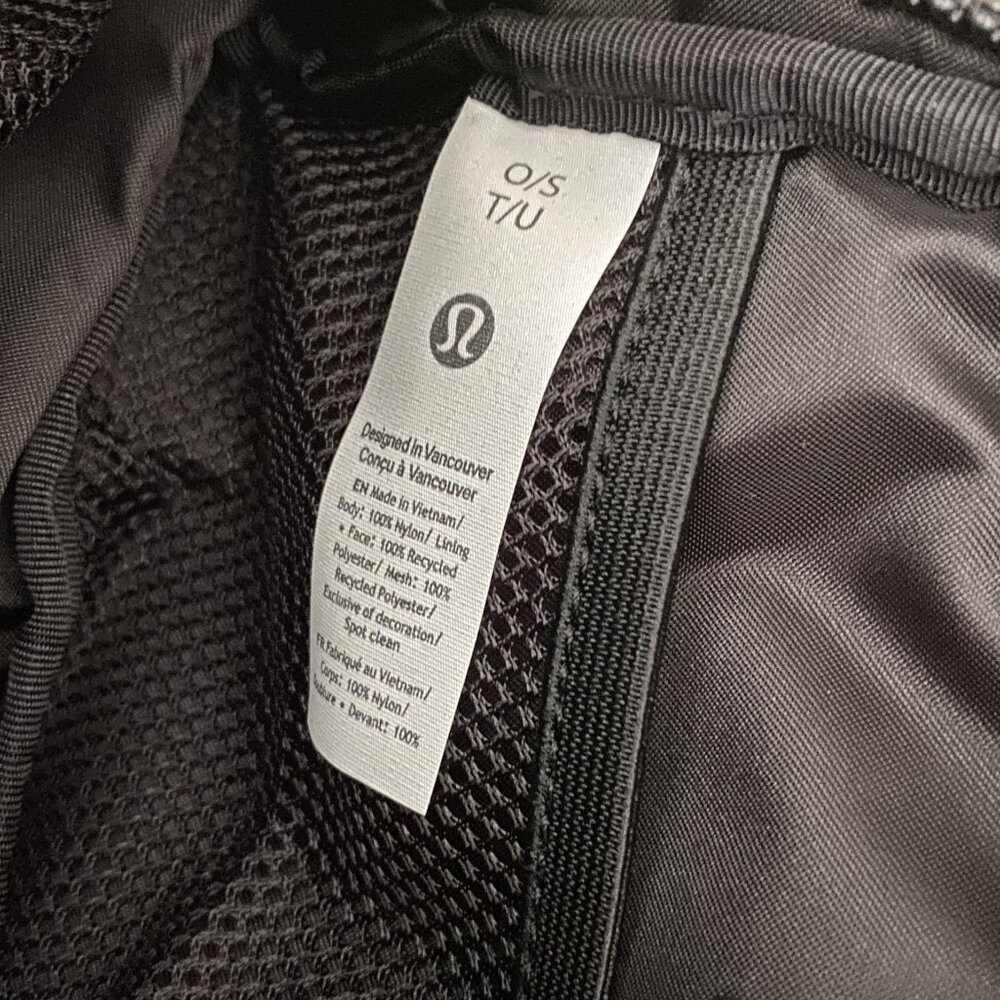 Lululemon Everywhere Belt Bag 1L NWT - Picture 9 of 13